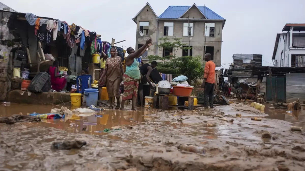 Flash floods kill 21 people in South Africa’s coastal province of KwaZulu-Natal, police say