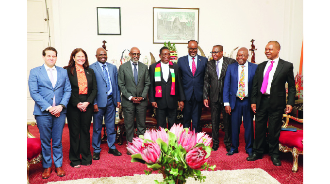 Zimbabwean president meets IMF, World Bank officials