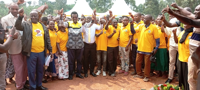 Over 650 Opposition FDC Supporters Cross to NRM in Rukungiri